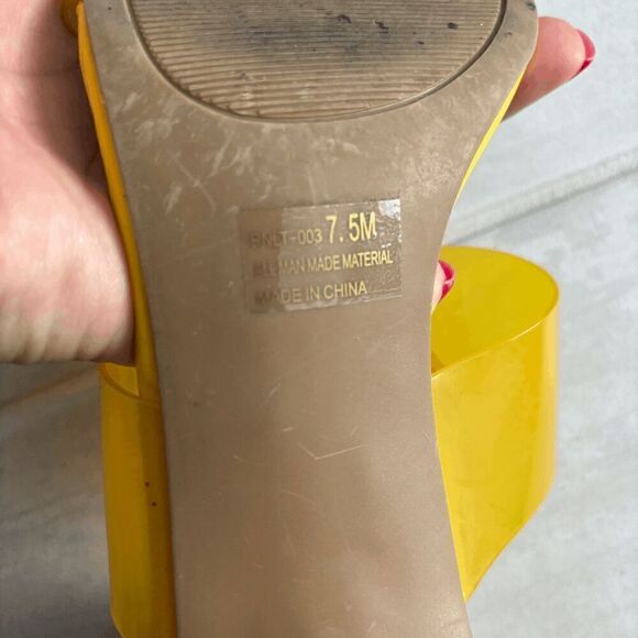 Chinese Laundry Women's Heeled Sandal Yellow Vinyl Straps Open Toe Chunky Heel - Picture 5 of 7